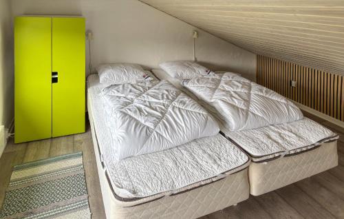 Gorgeous Apartment In Hemmet With Sauna in Falen