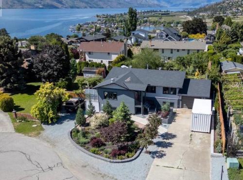 Peaceful 2-bedroom, 1-bath daylight suite with private entrance – khách sạn tại West Kelowna