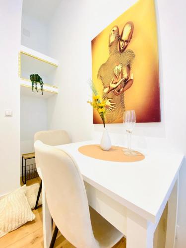 Ottakring Gem Shared 4BR Retreat Breathtaking City Views 4