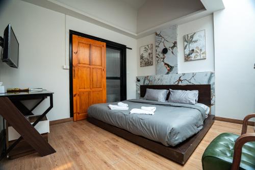 room detail thumbnail 0