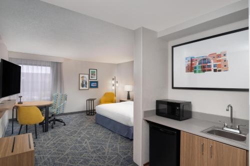 Hampton Inn Marietta - image 11