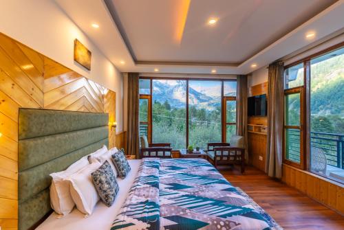 The 14 Gables, Shanag, Manali - Balcony Rooms - Rohtang Pass View - Hampta Pass View - Pet Friendly - Crown Palace #Manali #Family #Couples #hospitality #Bestfood