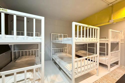 OYO 75465 Lucky Hostel (Huai Khwang) - image 18