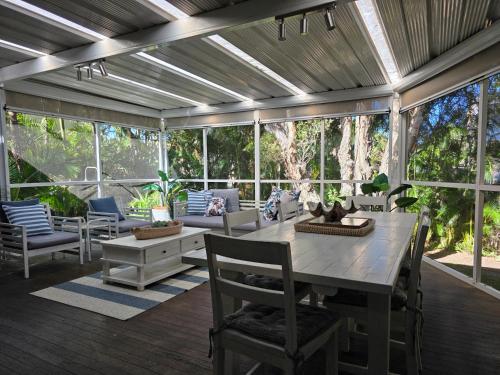 CHILL-OUT BEACH HOUSE - One Mile Beach - Forster