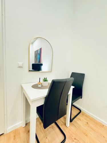 Létesítmények, Private Rooms in Elegant 5-Bedroom Residence Near Kaufpark Alterlaa in 23. Liesing