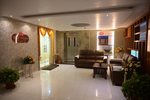 Facilities, Hotel Casa Lorven Near Golf Course in Balayya Sastri Layout