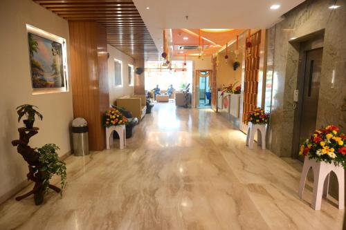 Lobby, Hotel Casa Lorven Near Golf Course in Balayya Sastri Layout
