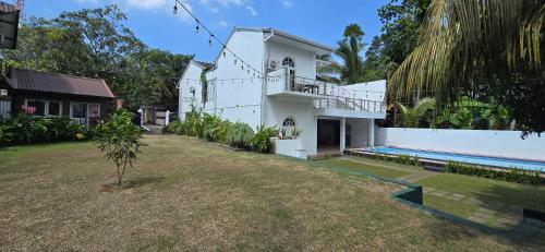 Aquila By Bolgoda Holiday Resort in Moratuwa