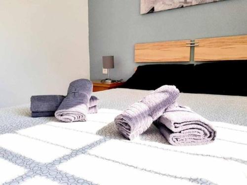 Torremolinos: Quiet 1bedroom with pool & sea views - image 3
