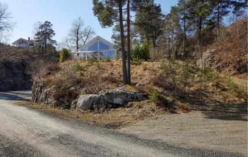 3 Bedroom Pet Friendly Home In Tvedestrand