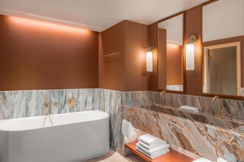 Sheraton Stockholm Hotel - image 35