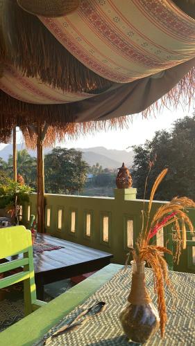 Balcony/terrace, Casa Verde - Hostel in Nam Khan River