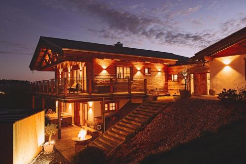 Iekārtas, Maja Chalets - Altholzchalet in der Eifel mit Whirlpool und Sauna in Seiwerath