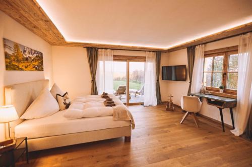 Maja Chalets - Altholzchalet in der Eifel mit Whirlpool und Sauna in Seiwerath