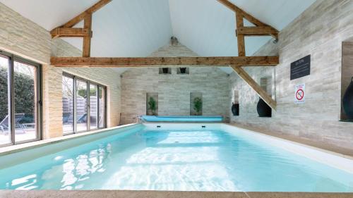 Peldbaseins, Chambres d'Hotes et Suites a La Ferme de l'Oudon & SPA in L'Oudon