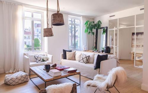 Appartement Design Terrasse Parking Cannes by Halldis