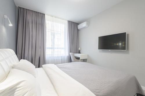 4-467 Central Park John McCain 7 Kyiv centre stunning city view 15 kW backup power Petrovdom Apartment - image 3