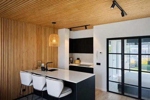 Stylish Penthouse in BXL with 2 Panoramic Terraces, Brussels