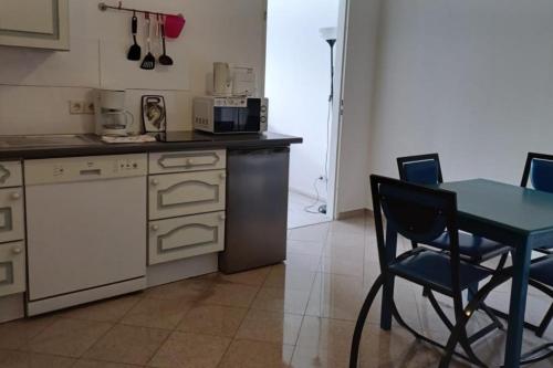 BoLA 7 Mehrbettapartment Hamburg 2 Betten Monteure, Kuche, Bad