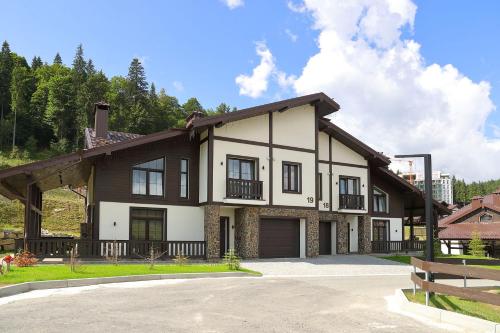 4 bedrooms, 8 beds