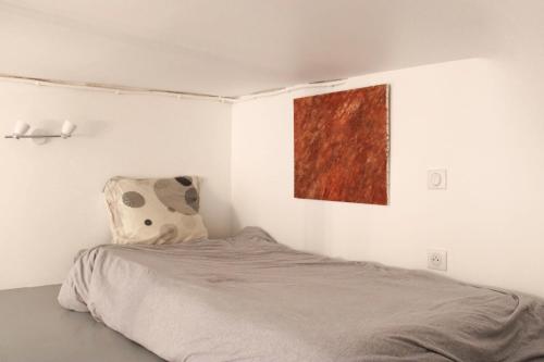 Love Nest Near Gare de lEst - image 11