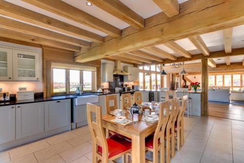 Удобства, 4 Bed in Tenterden oc-tn608 in Тентърдън