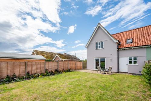 Iekārtas, 3 Bed in Wangford oc-75sare in Uggeshall