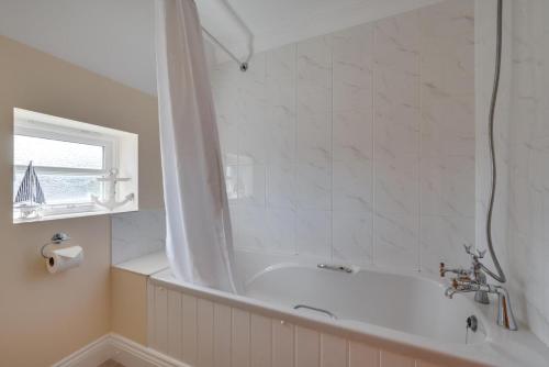 Iekārtas, 3 Bed in Wangford oc-75sare in Uggeshall