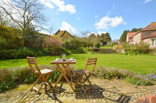 Iekārtas, 2 Bed in Binham oc-1477 in Binham