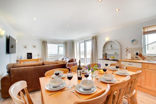 Iekārtas, 3 Bed in Abersoch oc-kook72 in Abersoch