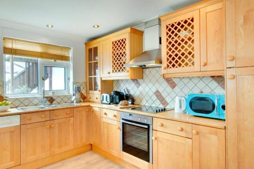 Iekārtas, 3 Bed in Abersoch oc-kook72 in Abersoch