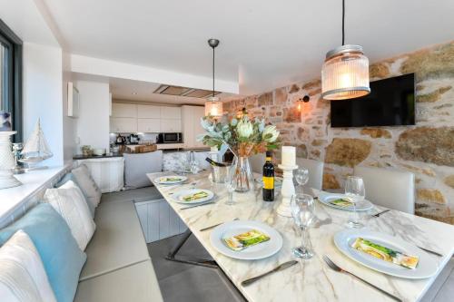 Iekārtas, 4 Bed in Llanbedrog oc-1frond in Llanbedrog