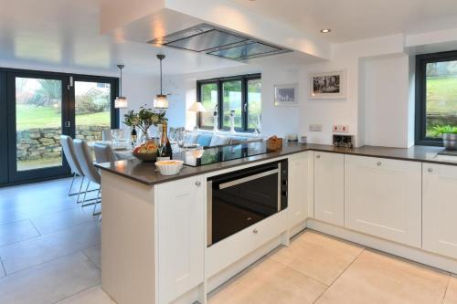 Iekārtas, 4 Bed in Llanbedrog oc-1frond in Llanbedrog