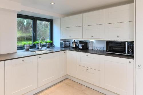 Iekārtas, 4 Bed in Llanbedrog oc-1frond in Llanbedrog