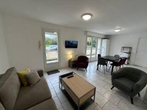 Appartement avec terrasse au centre de St Cyr in Saint-Cyr-sur-Loire