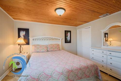 Cherry Grove Beach Bungalow #1 - image 27