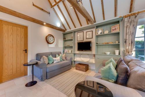 Serene Holiday Home in Linton with Private Swimming Pool in Linton (Kent)