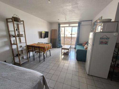 Létesítmények, Grand studio climatisé pour 2 à 4P (Grand studio climatise pour 2 a 4P) in Ducos