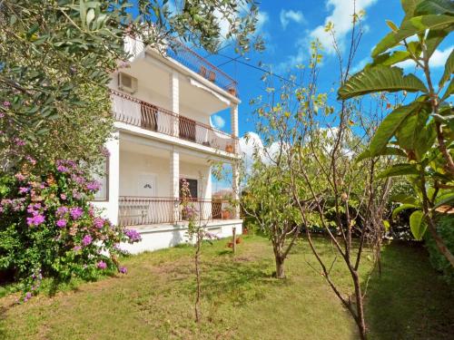 Apartments Petar – khách sạn tại Zecevo Rogoznicko
