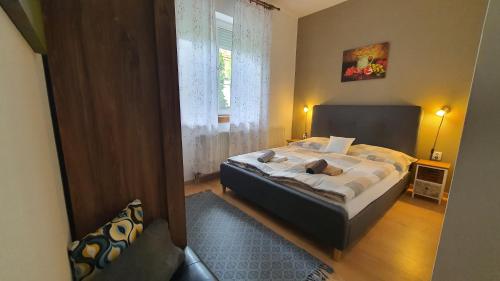 Fertodi Kuria Vendeghaz in เฟอร์ตอด