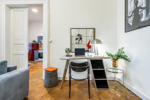 Prague Days - Apartments with Parking in New Town - image 3