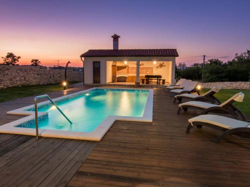 Luxurious Villa in Labin with Pool in Martinski