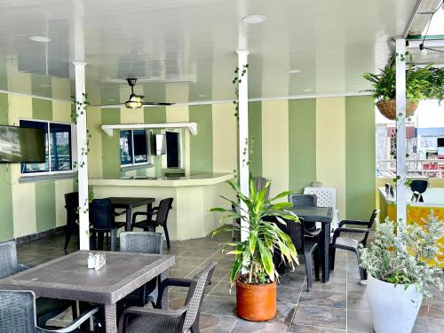 Hotel Brisas Del Mar Suite Centro Historico Santa Marta in ซานต้า มาร์ทา