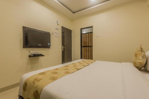 Guestroom, Super Hotel O Palace Inn Near Don Bosco (Borivali) Metro Station in Borivali