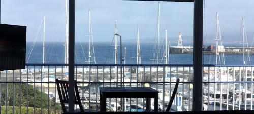 Faial Marina Apartments 2 4