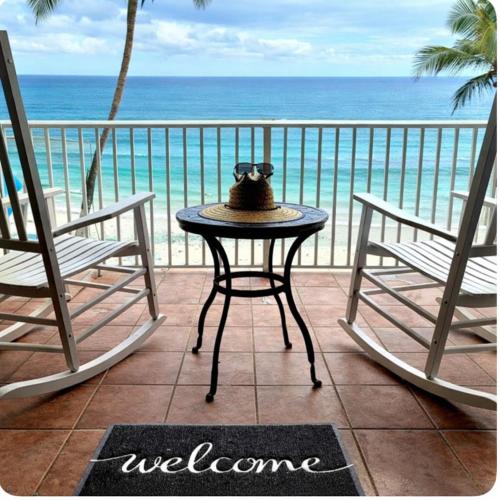 Oceanfront escape - steps from the sand in Plaja Fortuna