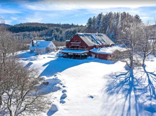 . Mountain Meadows Lodge