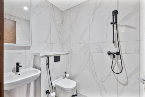 2BR Apartment With iconic view and Ample of amenities - image 13