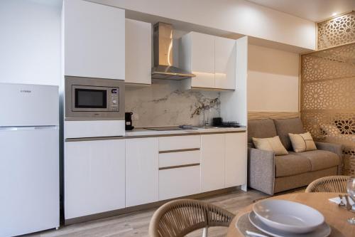 FLORIT FLATS - Urban Retreat Apartments - 4 Guests - AC & WiFi - 15 min to City Centre 4