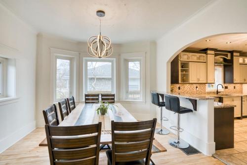 Riverside Oasis with Pool and Dock in Carleton Place (ON)